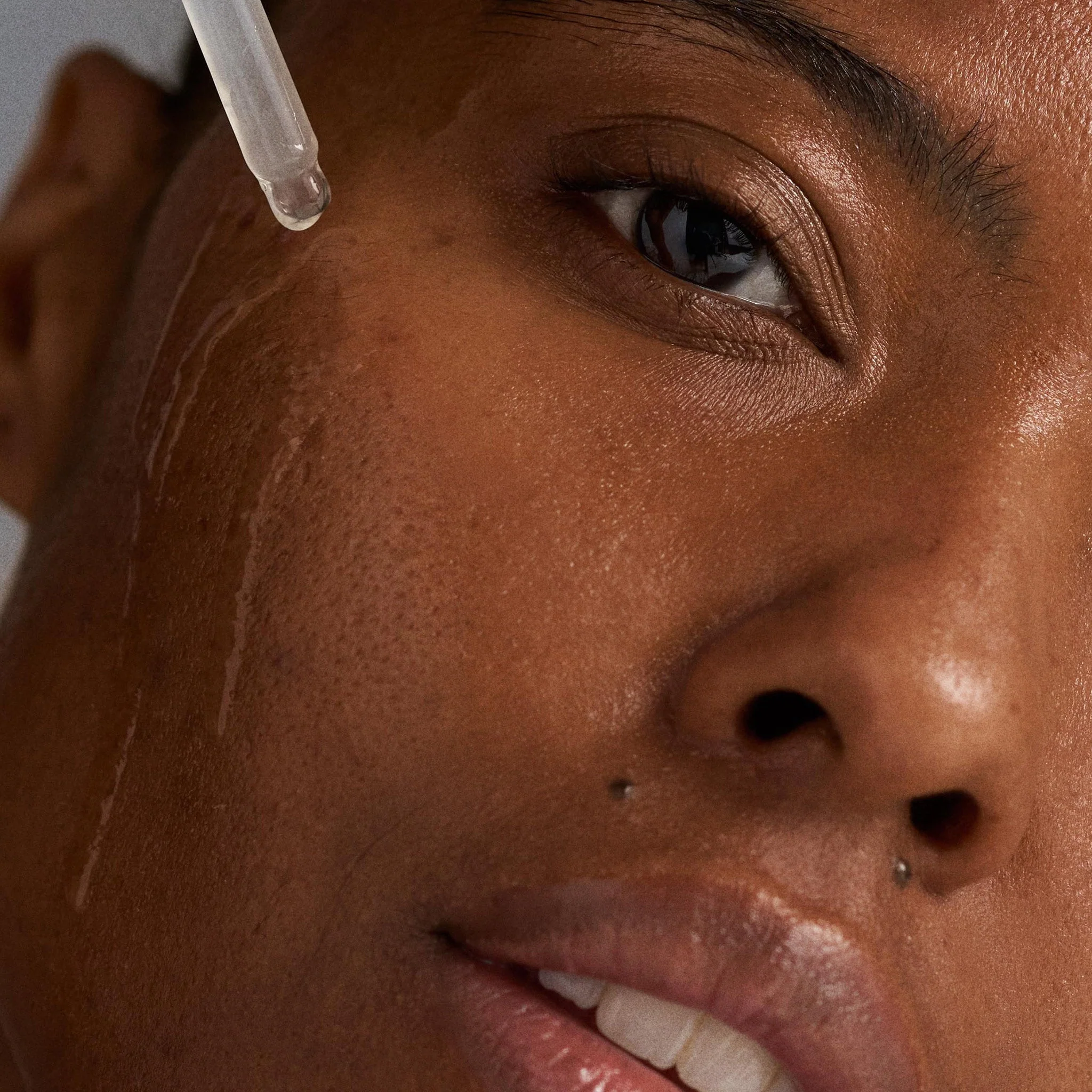 circular hydration serum with hyaluronic acid - Image 3