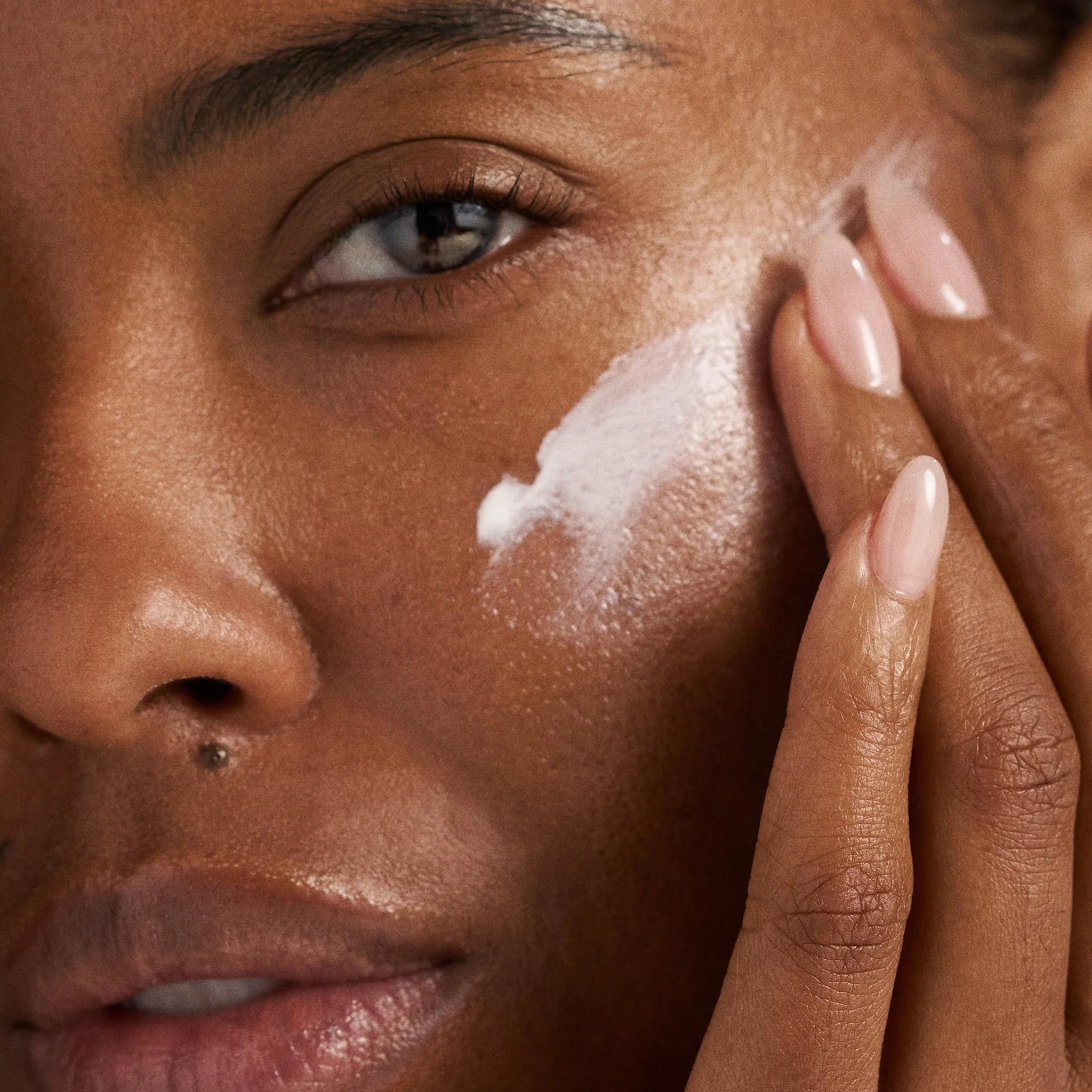 dynamic skin recovery spf50 moisturizer - Image 3