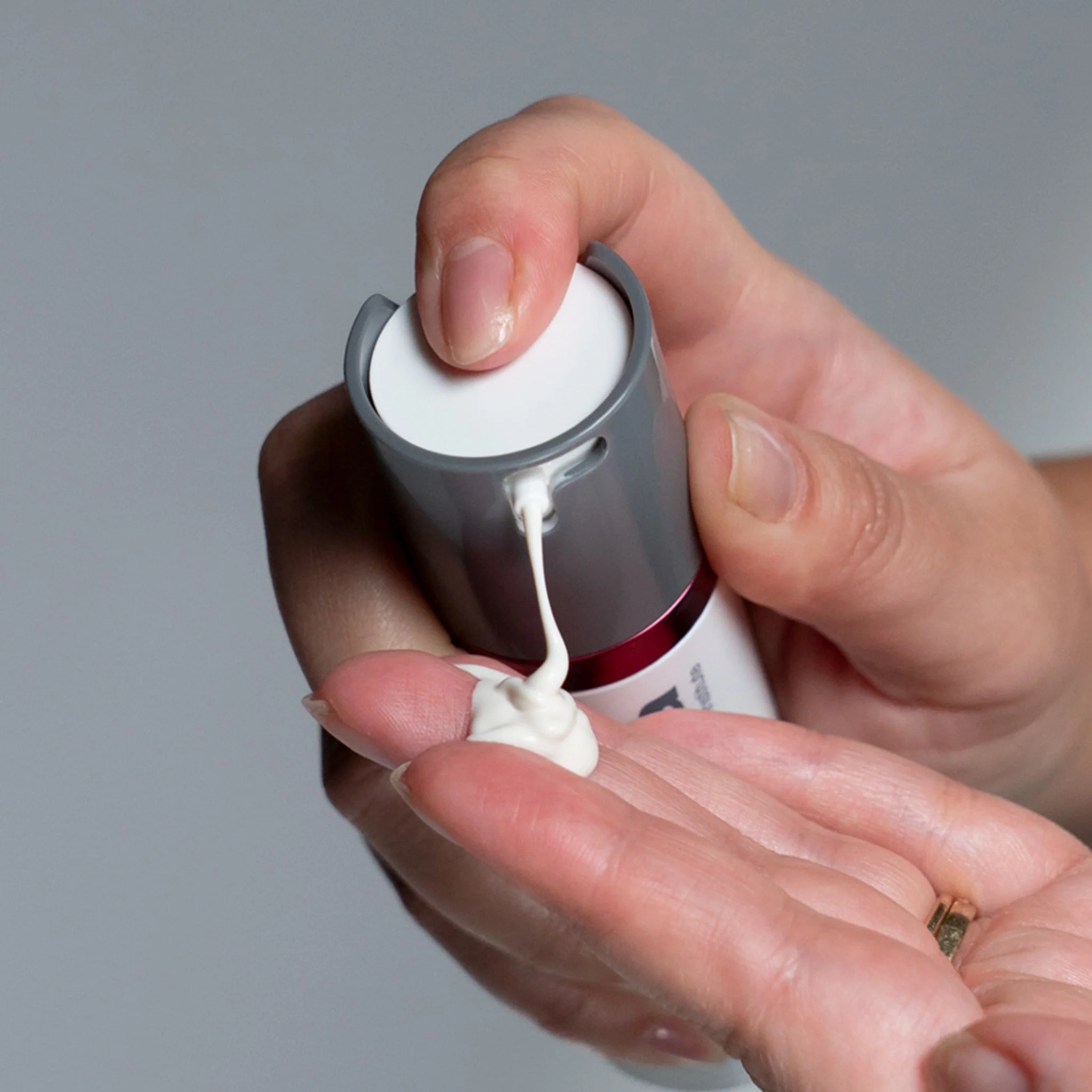 dynamic skin recovery spf50 moisturizer - Image 5